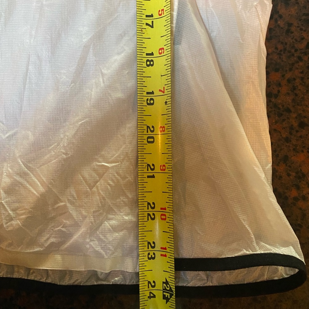 On Running Zero Jacket - windproof water resistant running/hiking jacket Small - Picture 10 of 10